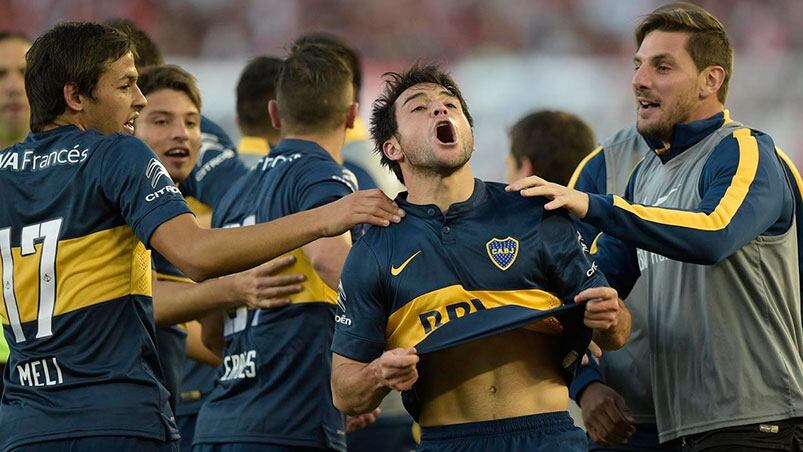 Lodeiro y todo Boca gritan el 1-0 ante River. Foto: Clarín.