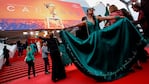 Lola Guerra y su vestido, una postal de la marea verde en Cannes. Foto: EFE.