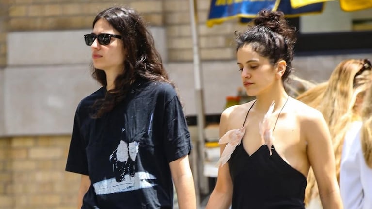 Loli Bahía y Rosalía juntas el pasado verano en Brasil.