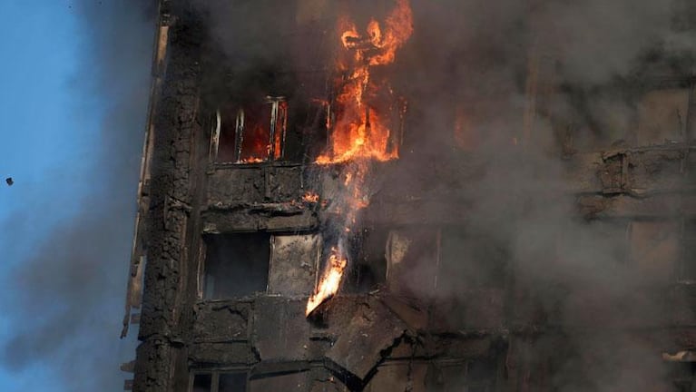 Londres: al menos 17 muertos tras el incendio en un edificio