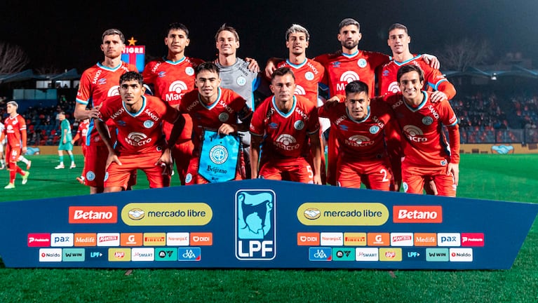 Longo y Sánchez fueron expulsados en el partido ante Tigre.