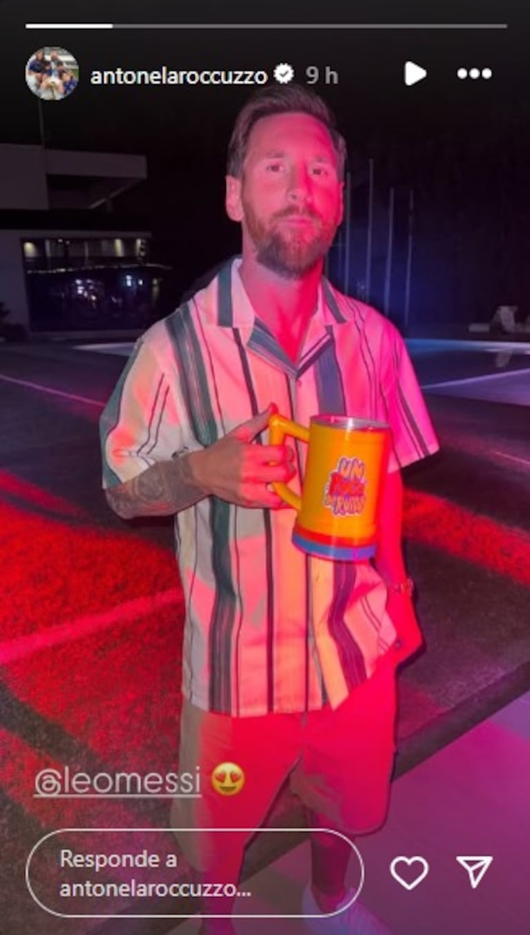 Look hawaiano y jarra en mano, las fotos de Lionel Messi en el festejo de Año Nuevo