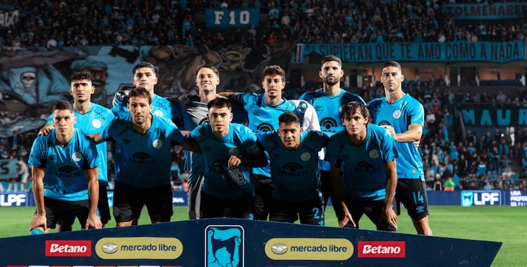 Los 11 de Belgrano que salieron al campo para enfrentar a Aldosivi. 
