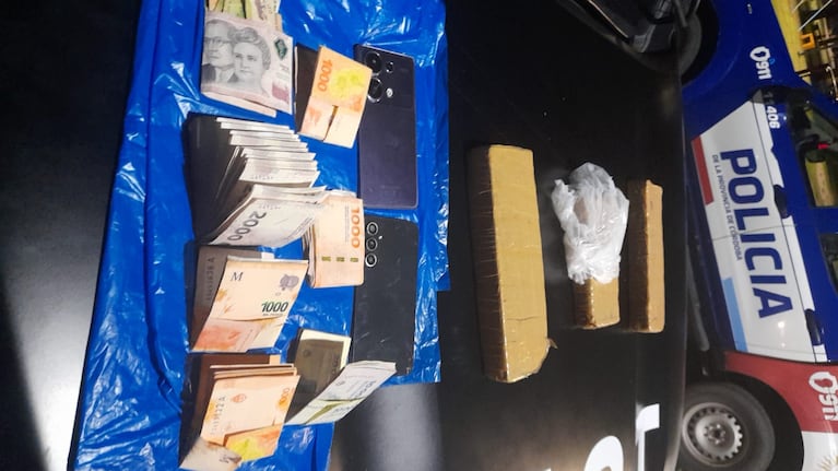 Los agarraron con la droga en el baúl de la moto.