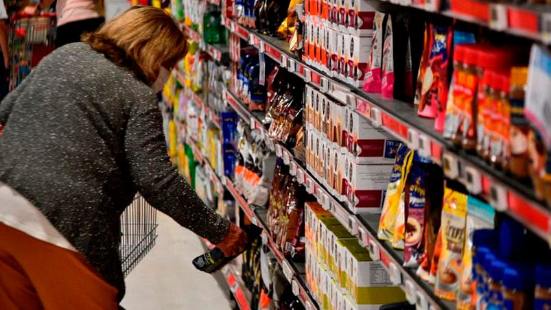 Los alimentos y bebidas, el rubro que mayor variación sufrió en los precios.