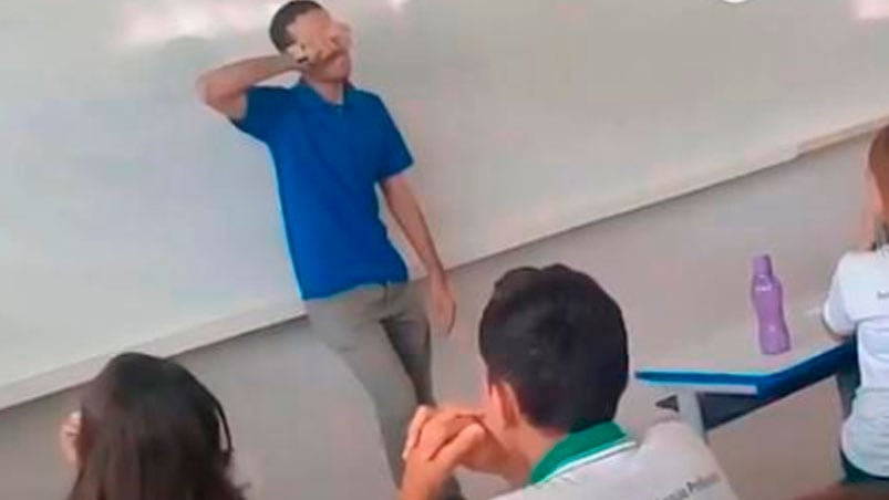 Los alumnos juntaron más de 2500 pesos para su profesor.