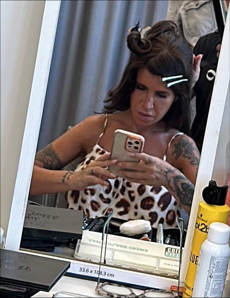 Los amigos de Flor Peña le “hackearon” las redes y publicaron fotos sin filtro para su cumpleaños