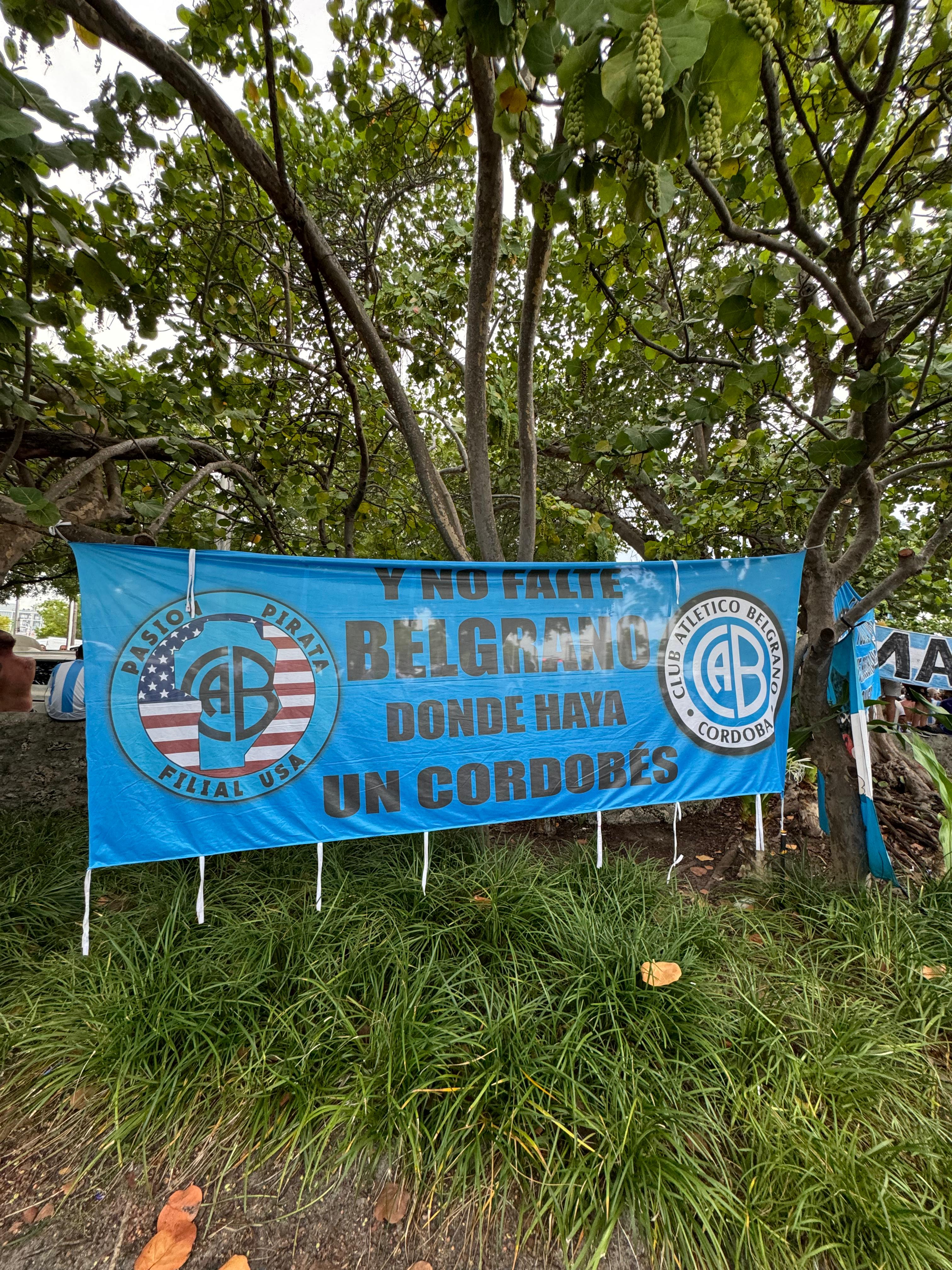 Los argentinos se reunieron en North Beach para alentar a la Selección.