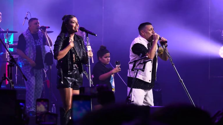 Los artistas estrenaron el nuevo videoclip del enganchado grabado en vivo en el Movistar Arena.
