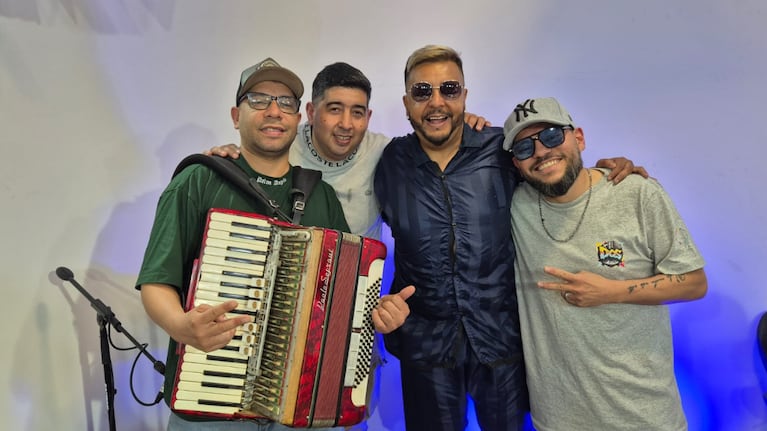 Los artistas estuvieron invitados al programa de streaming y contaron la experiencia de cantar en la cárcel.