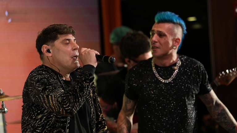 Los artistas se presentaron en el aniversario de ElDoce.tv