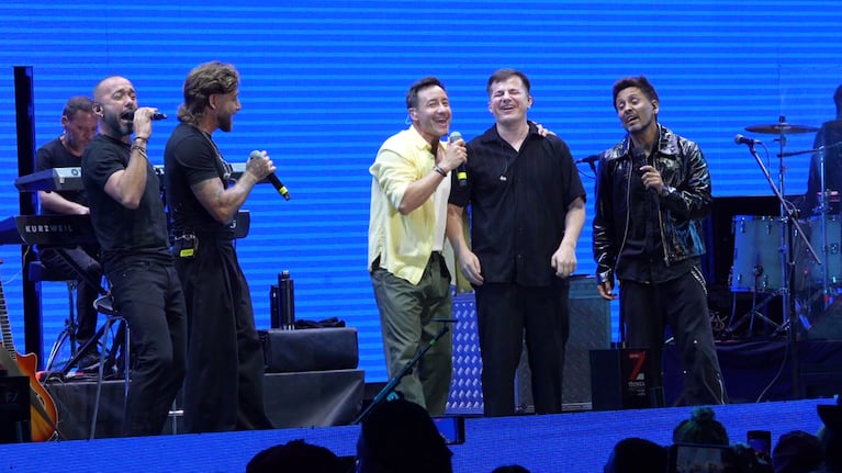 Los artistas se subieron al escenario juntos en Jesús María.