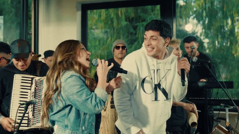 Los artistas se unieron para el cover de "Pasan las horas" grabado en el "Asado con amigos"