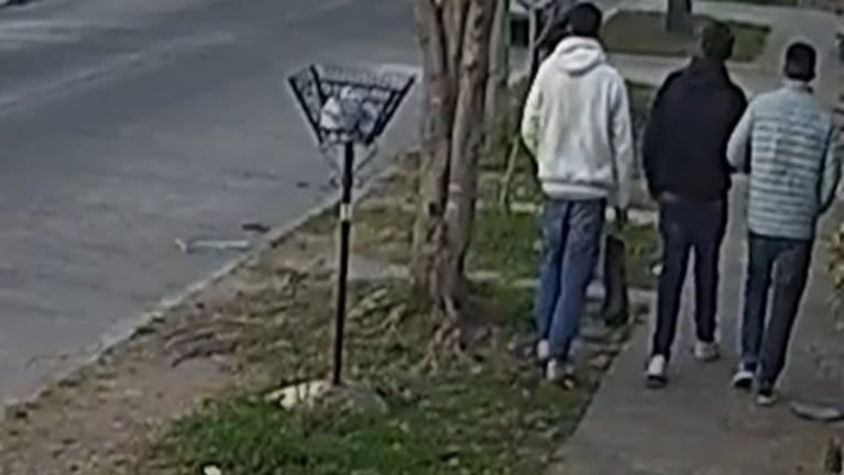 Los asesinos huyeron a pie de la escena del crimen.