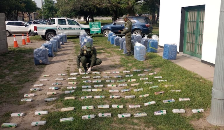 Los atraparon con 564 kilos de hojas de coca en el baúl de la camioneta