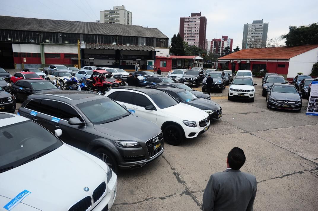 Los autos suman un valor de unos 100 millones de pesos.