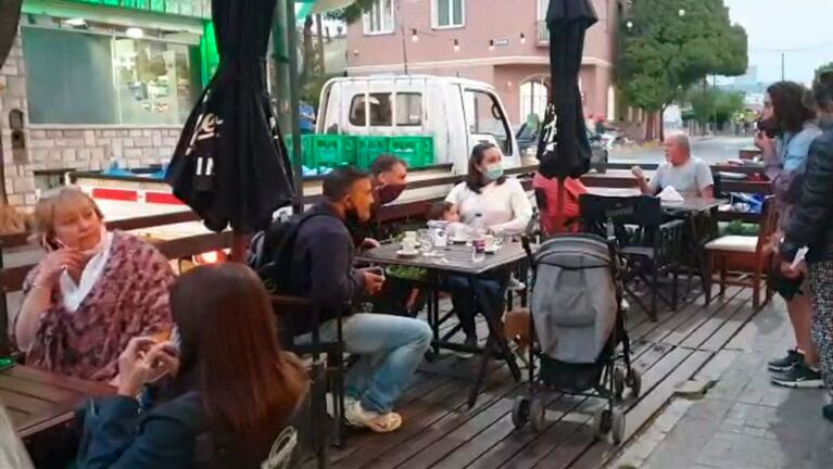 Los bares abrieron normalmente desde las 19 este viernes.
