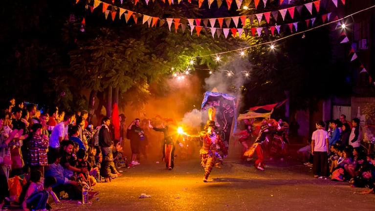 Los barrios de la ciudad vuelven a vibrar con los festejos en las calles.