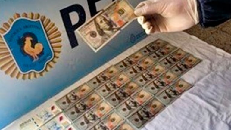 Los billetes falsos estaban acopiados en dos domicilios de Córdoba.