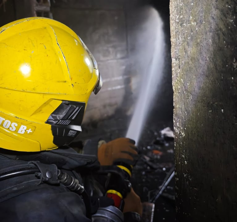 Los bomberos completaron las tareas y realizaron trabajos de refrigeración