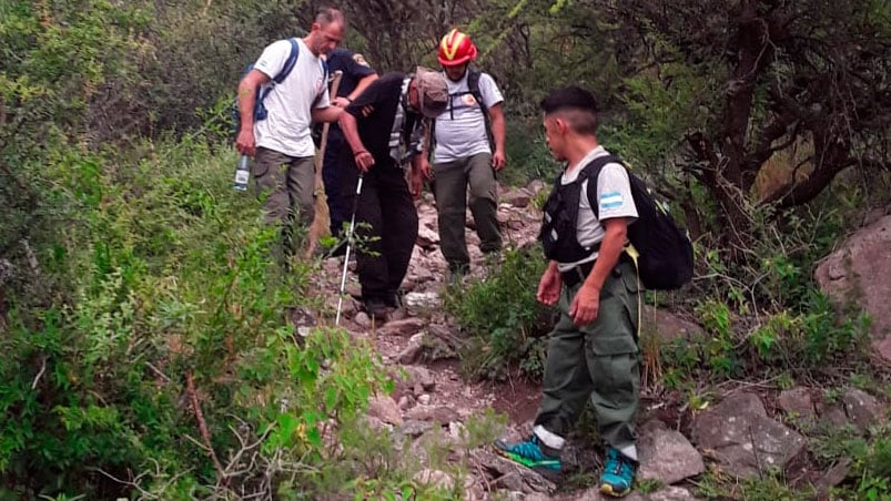 Los bomberos de la Regional 11 dieron con el hombre en el Paraje Rolf.