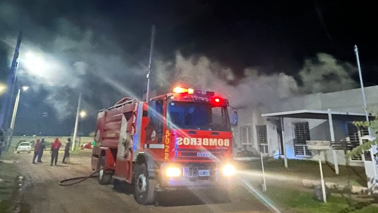 Los bomberos lograron sofocar las llamas en el lugar.