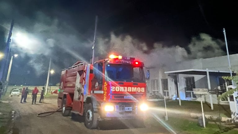Los bomberos lograron sofocar las llamas en el lugar.