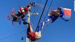 Los bomberos tuvieron que rescatar a Papá Noel.