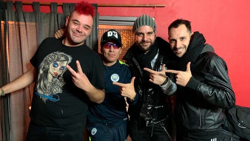 Los Caligaris y Pablito Lescano tras el show.