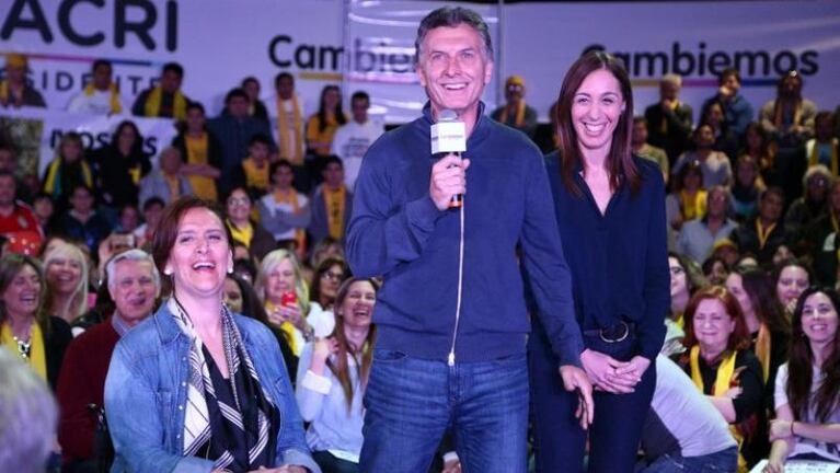 Los candidatos, de campaña en el día de la lealtad 