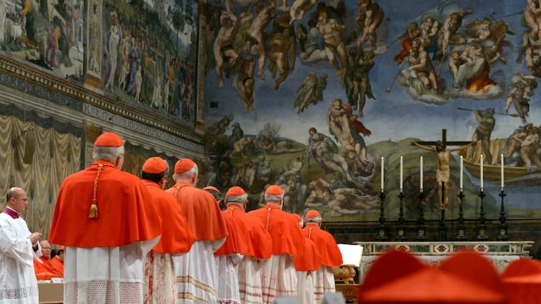 Los cardenales inician el cónclave para elegir al Papa número 267 de la Iglesia Católica.