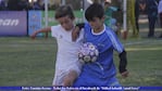 Los chicos entraron a la cancha con sus papás en su día. Luego hubo tres partidazos.