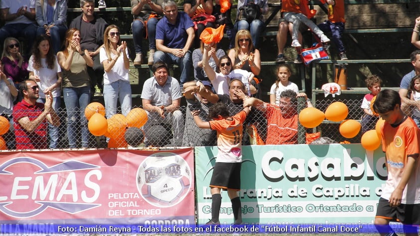 Los chicos regalaron muchos goles en el Día de la Madre.