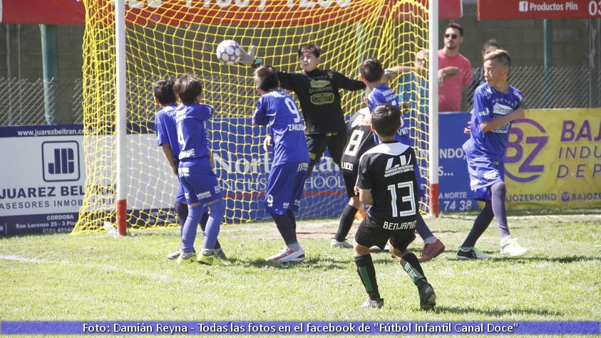 Los chicos regalaron muchos goles en el Día de la Madre.