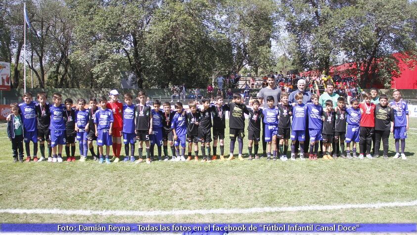 Los chicos regalaron muchos goles en el Día de la Madre.