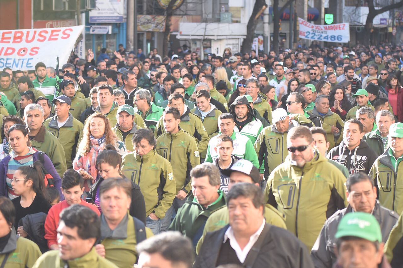 Los choferes se movilizaron por el centro de Córdoba. Foto: Lucio Casalla / ElDoce.tv.