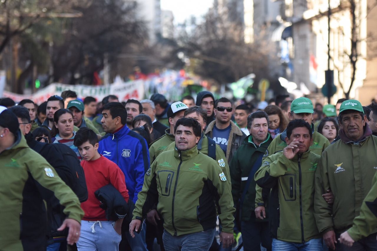 Los choferes se movilizaron por el centro de Córdoba. Foto: Lucio Casalla / ElDoce.tv.