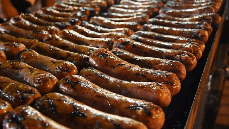 Los choripanes deben estar autorizados... y bien cocidos.