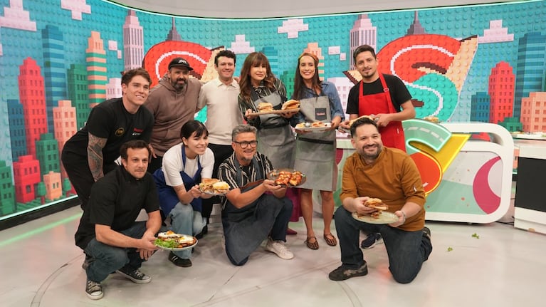 Los cocineros pasaron por Seguimos con sus milanesas.
