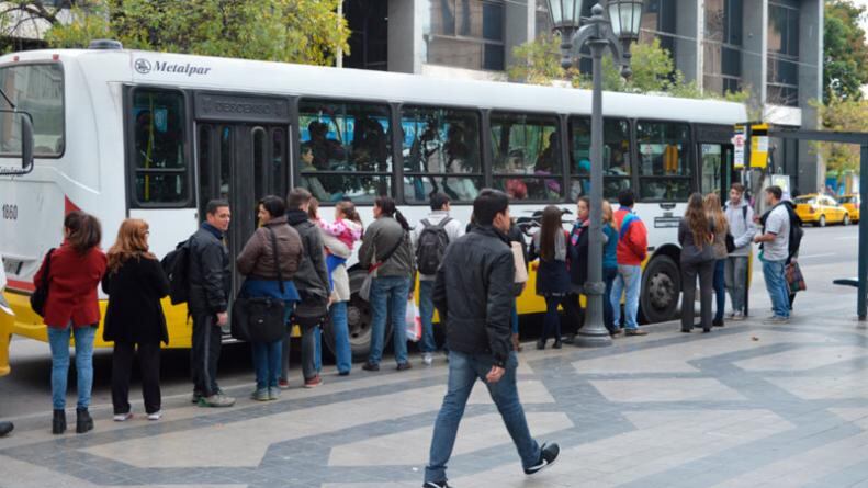 Los colectivos siguen circulando en Córdoba. Foto: Archivo ElDoce.tv