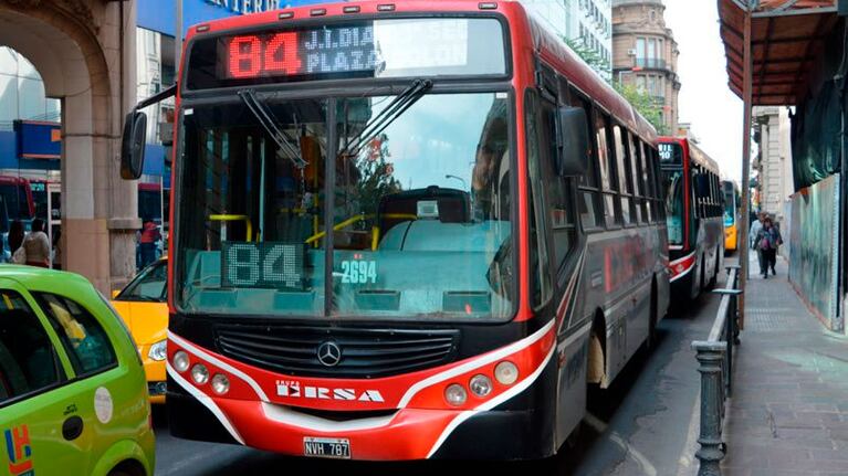 Los colectivos urbanos circularán de forma normal este viernes.