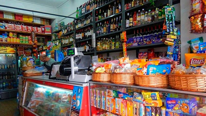 Los comerciantes suben los precios diariamente.