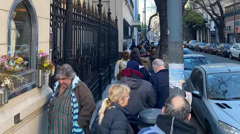 Los comicios en Capital Federal cerrarán a las 19:30 horas.