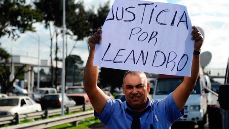 Los compañeros siguen pidiendo justicia por el crimen de Leandro.