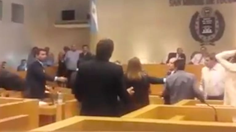 Los concejales tucumanos llevaban cuatro horas debatiendo el Presupuesto.