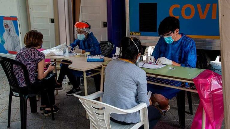Los contagios no paran en el penúltimo día de cuarentena estricta.