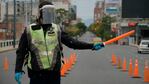Los contagios suben y las restricciones son inminentes en todo el país.