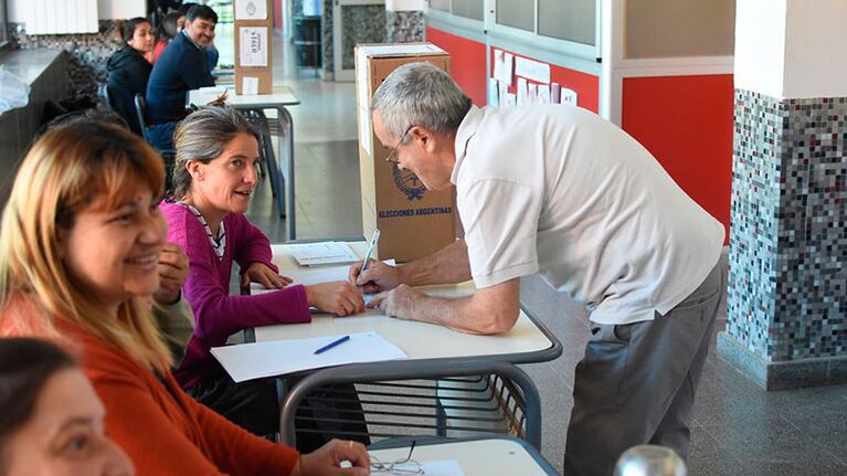 Los cordobeses afrontan un día clave para los próximos cuatro años.