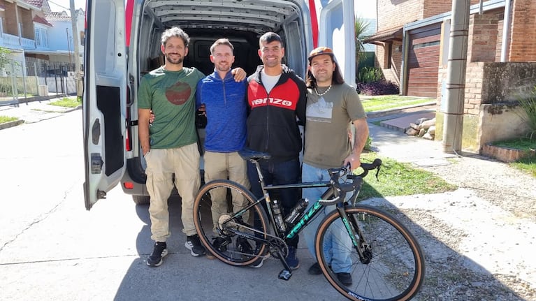 Los cordobeses que viajarán más de 7.500 en bici hasta el Mundial.