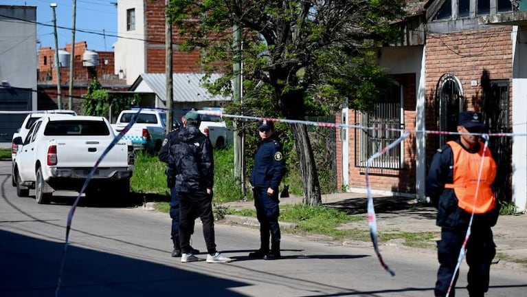 Los cuerpos de las tres chicas fueron encontrados en una casa en Florencio Varela.